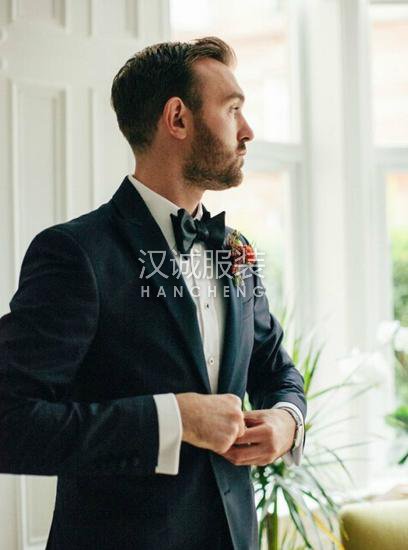 小小装饰让新郎魅力十足 西装领结搭配指南