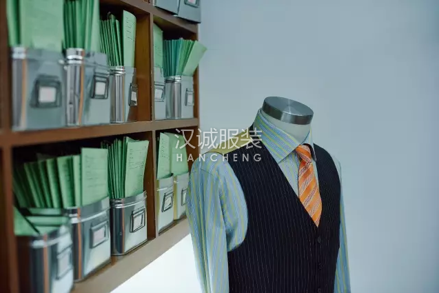 一位传奇裁缝说:西服是男人的铠甲,穿上就要去战斗