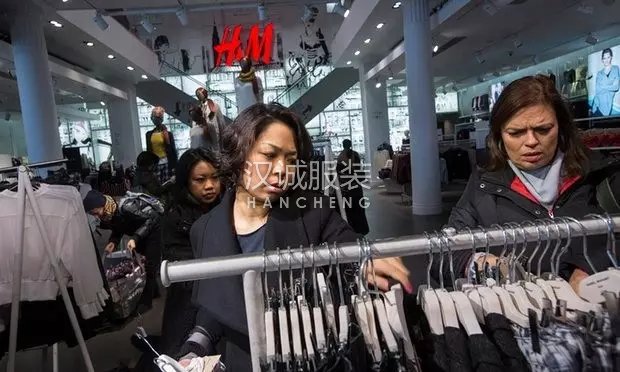 《时尚奴隶》曝H&M雇佣14岁童工并长时间工作