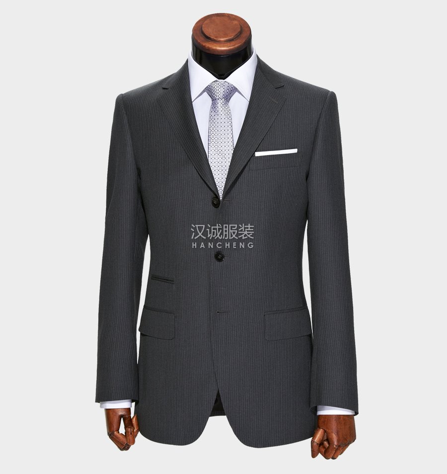 体型较瘦如何选择西服?
