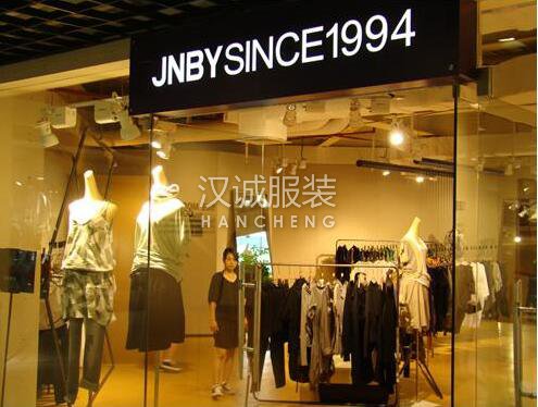 资本左右命运,国内女装企业争相搏上市!